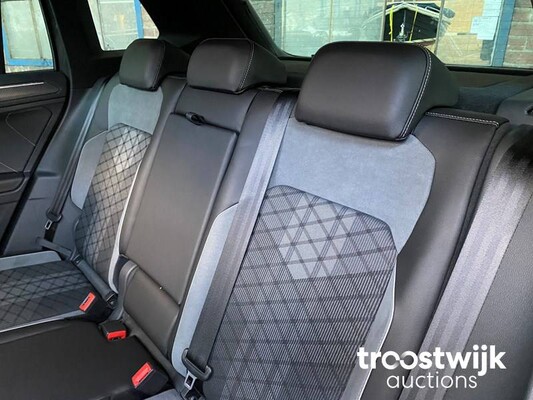 Volkswagen Tiguan R-Line TSI Life Business Car