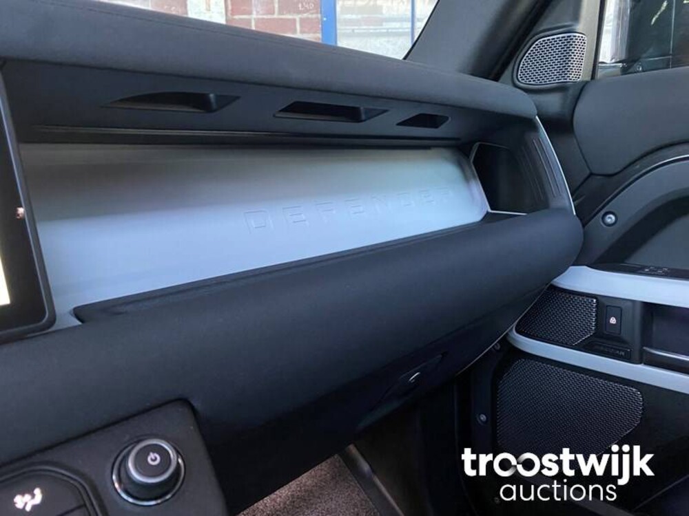 Land Rover Defender 110 D250 SE Aut 250pk 2023 -Fabrieksgarantie-