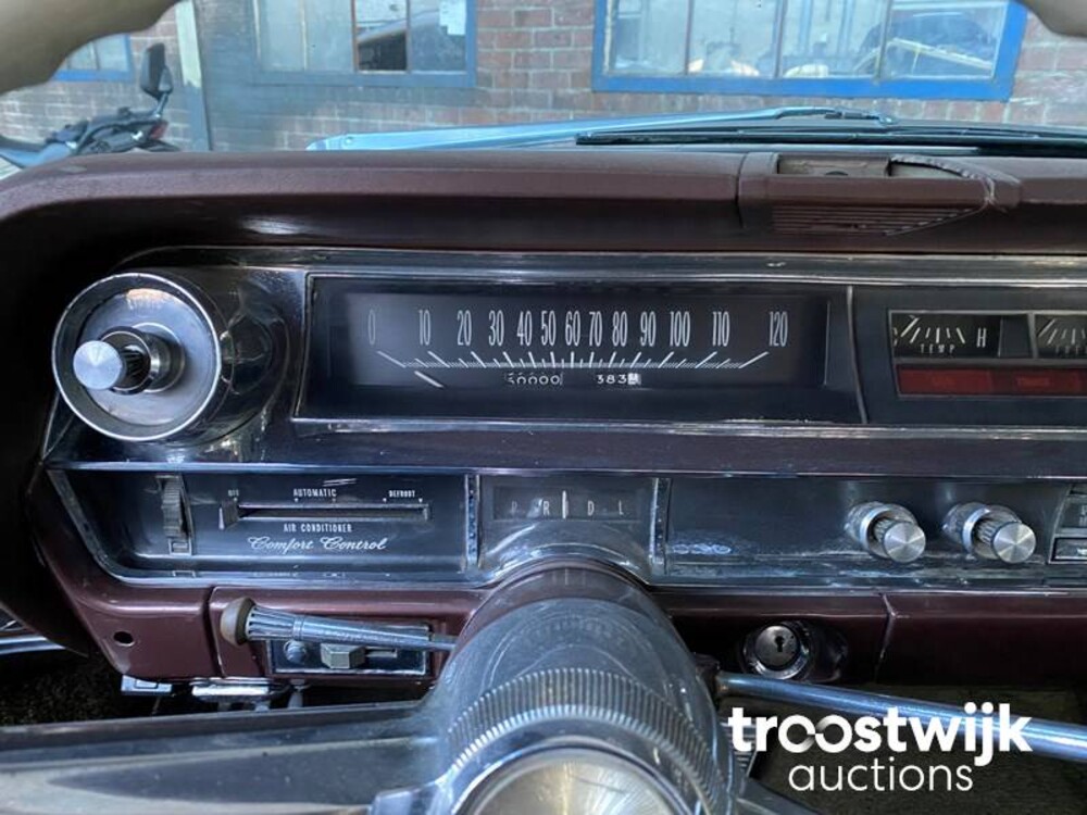 Cadillac De Ville Auto