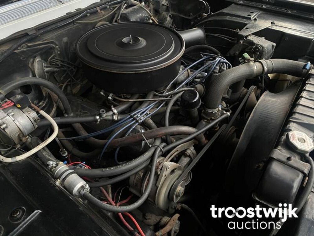 Cadillac De Ville Auto