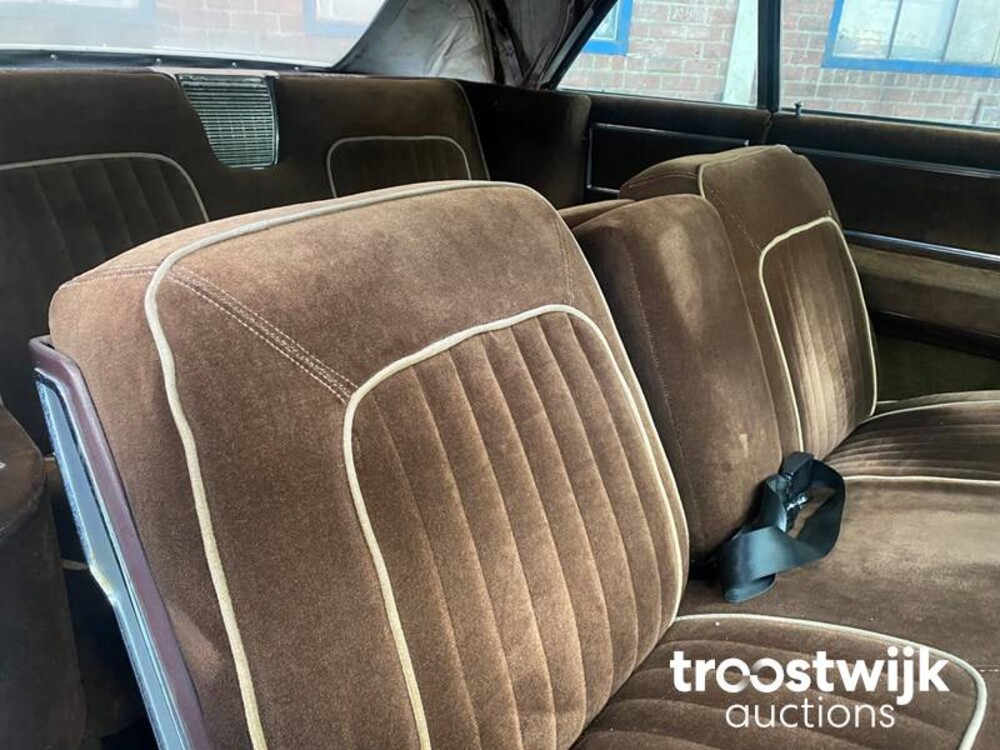 Cadillac De Ville Auto