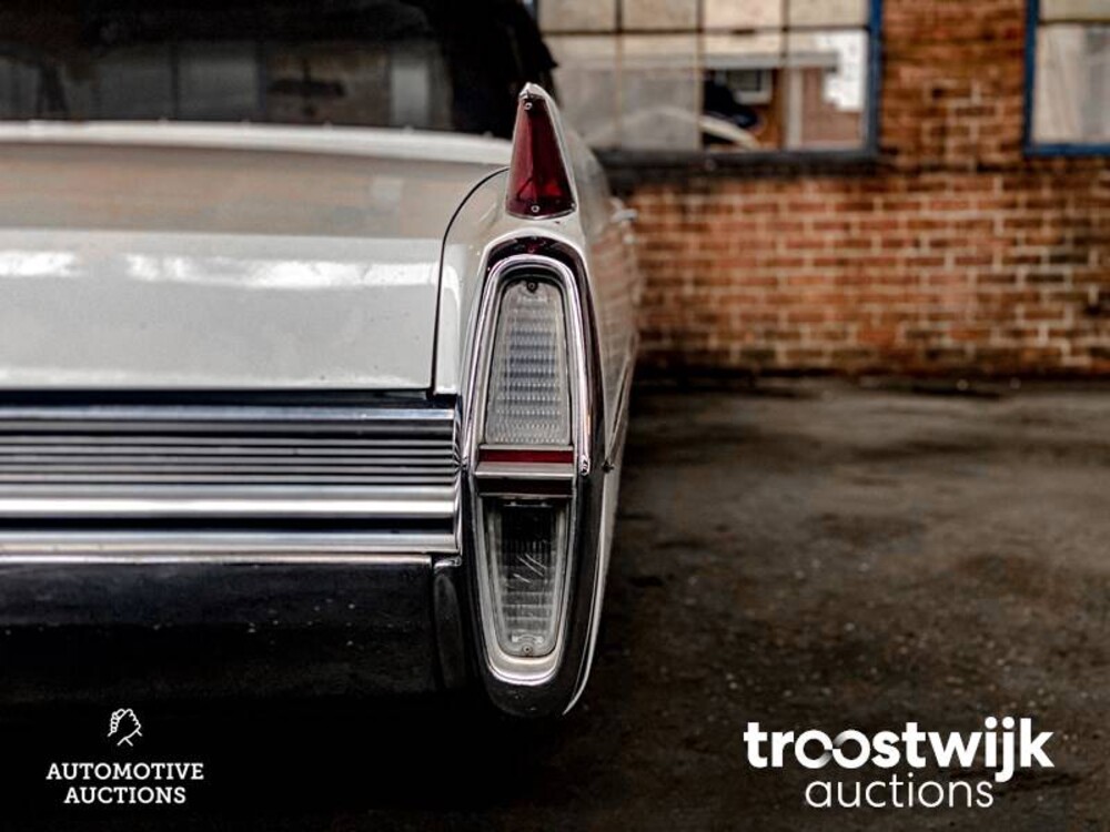 Cadillac De Ville Auto