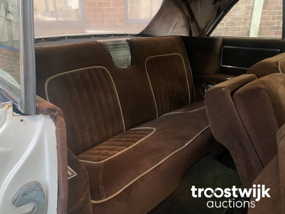 Cadillac De Ville Auto