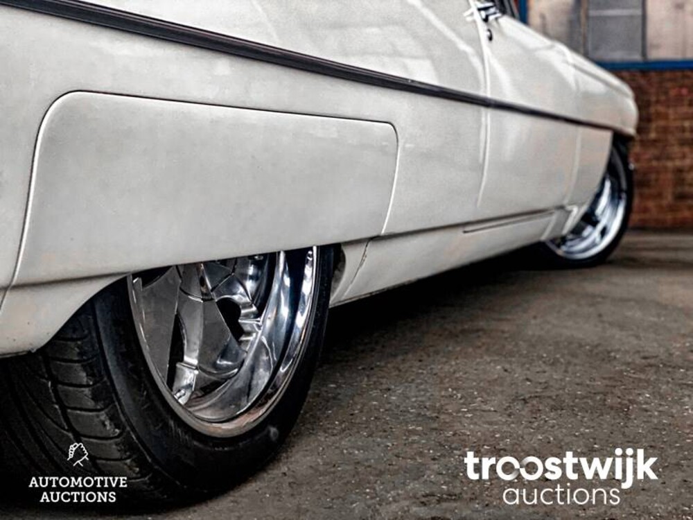 Cadillac De Ville Auto