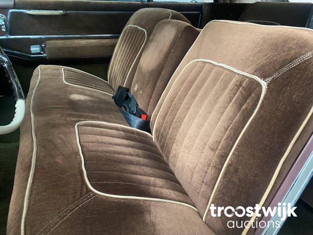 Cadillac De Ville Auto