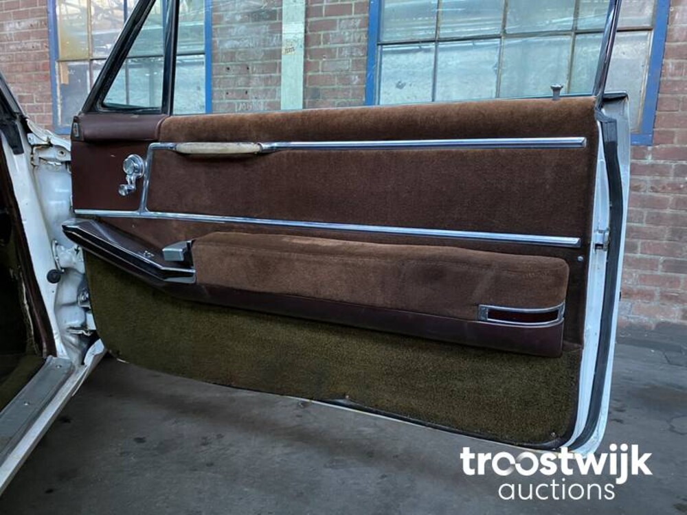 Cadillac De Ville Auto