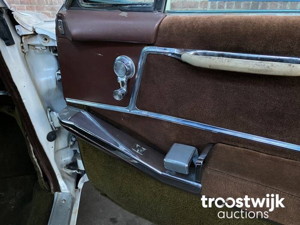 Cadillac De Ville Auto