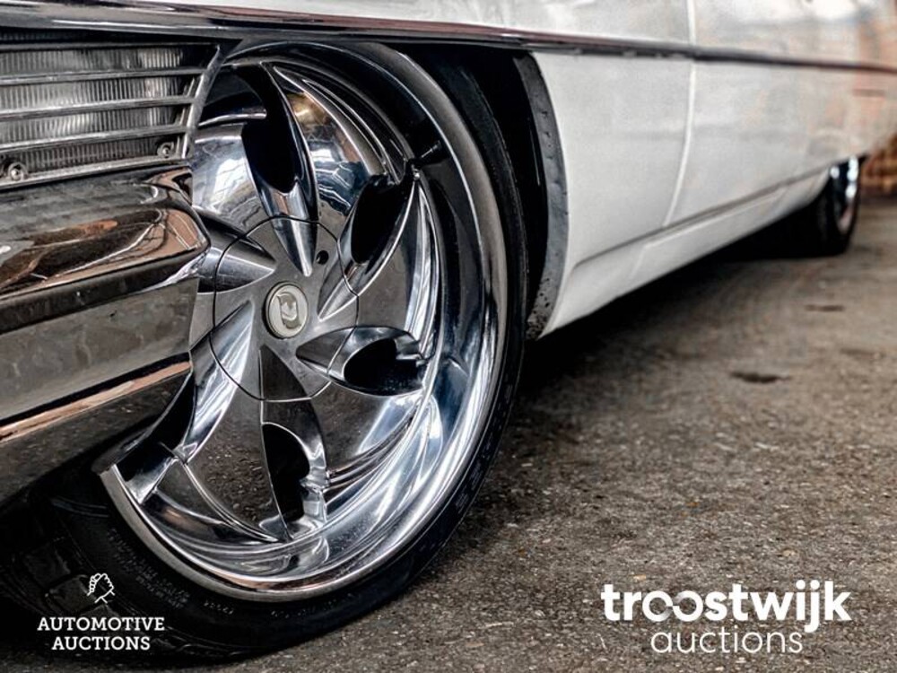 Cadillac De Ville Auto