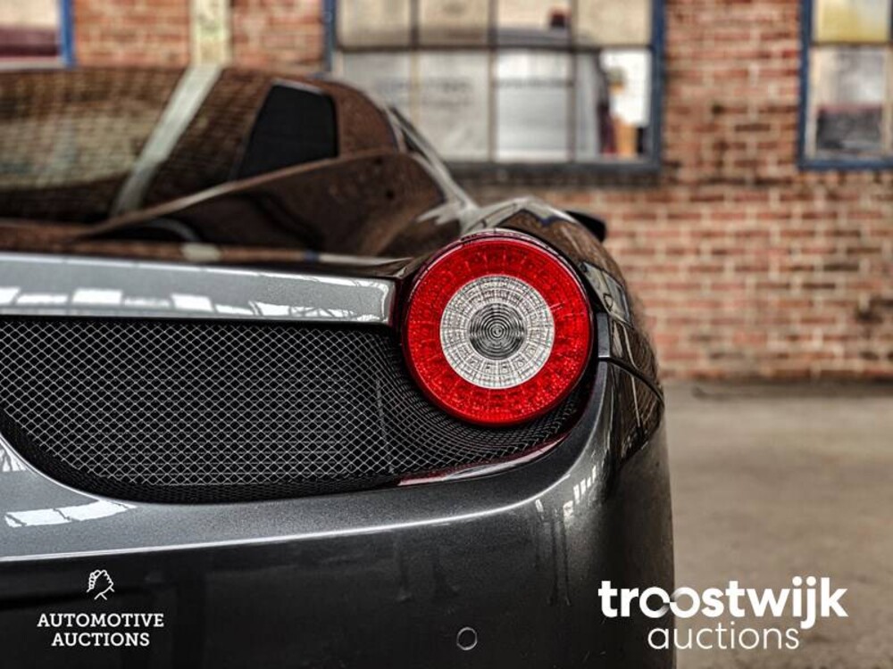 Ferrari 458 Italia F142 4.5 V8 570pk 2011