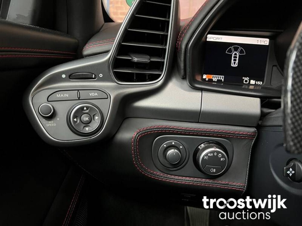 Ferrari 458 Italia F142 4.5 V8 570pk 2011