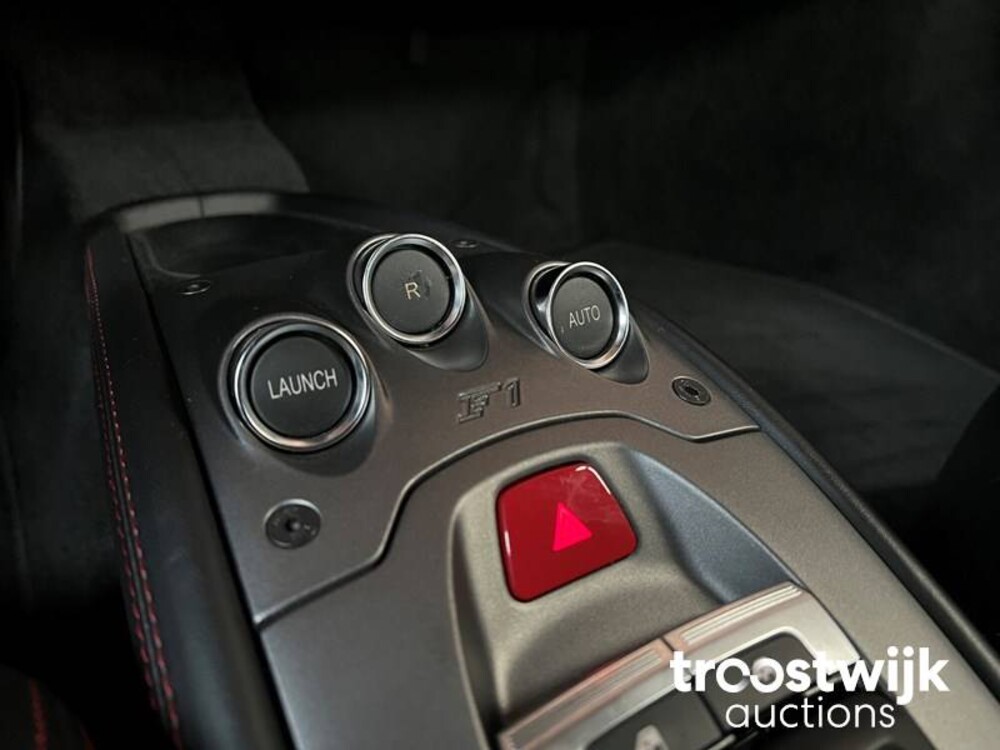 Ferrari 458 Italia F142 4.5 V8 570pk 2011