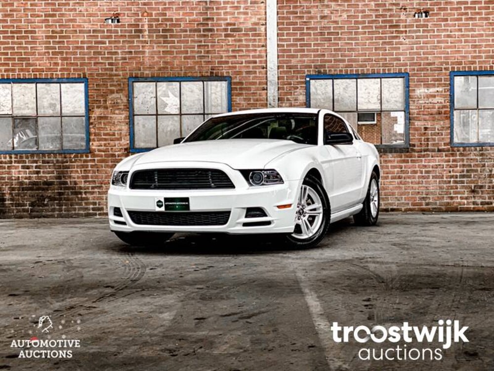 Ford Mustang V6 3.7L 305pk 2013