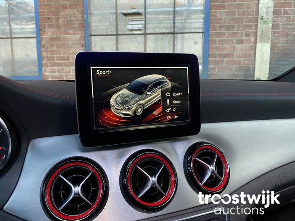 Mercedes-Benz CLA45 AMG 4Matic Auto