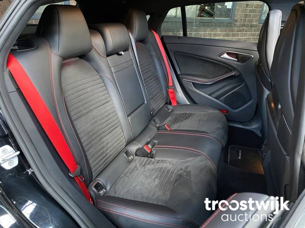 Mercedes-Benz CLA45 AMG 4Matic Auto