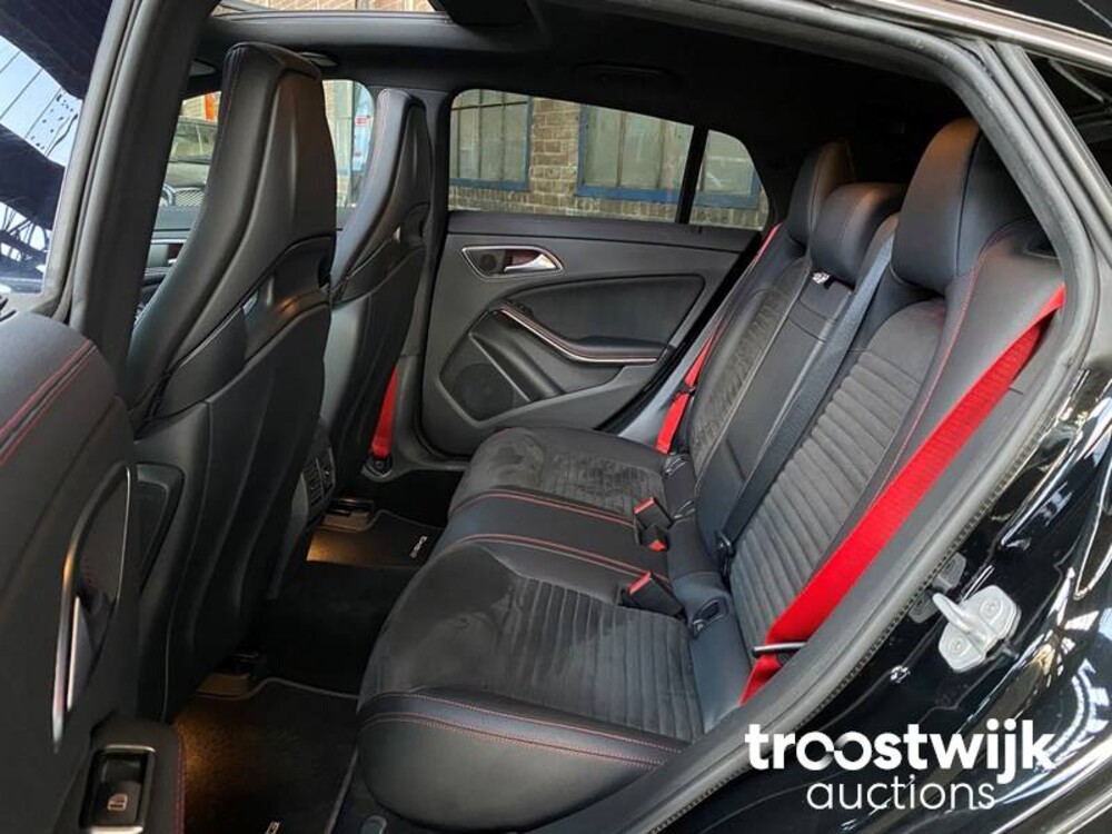 Mercedes-Benz CLA45 AMG 4Matic Auto