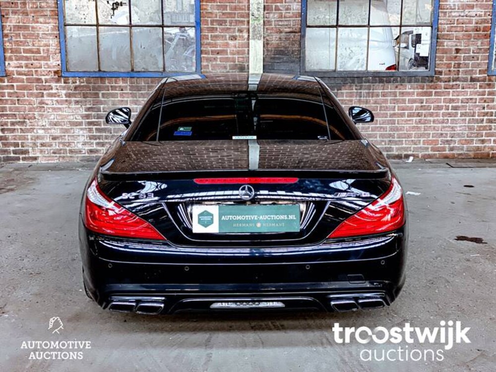 Mercedes-Benz SL63 AMG 5.5 V8 Auto