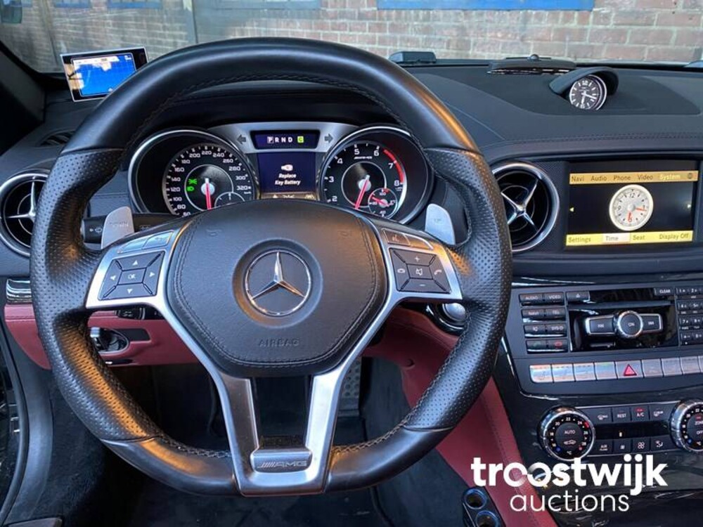 Mercedes-Benz SL63 AMG 5.5 V8 Auto