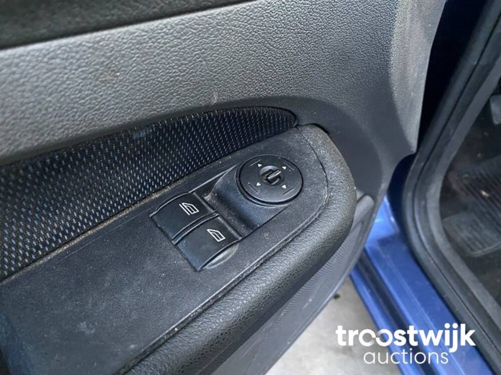 Ford Focus 1.6-16V First Ed. 101pk 2005, -Orig. NL- 16-RF-GG