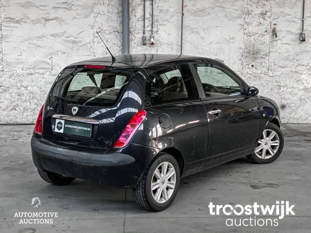 Lancia Ypsilon Platino DFN 1.4-16V 95pk 2005, -Orig.NL-, 42-RB-ZB