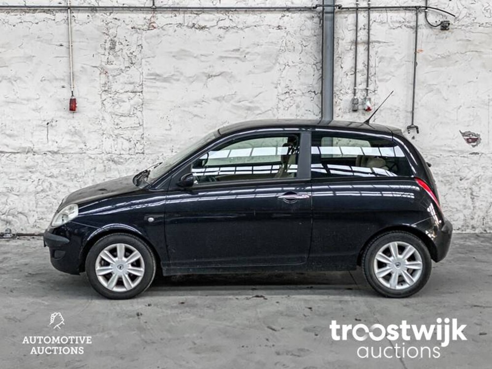 Lancia Ypsilon Platino DFN 1.4-16V 95pk 2005, -Orig.NL-, 42-RB-ZB