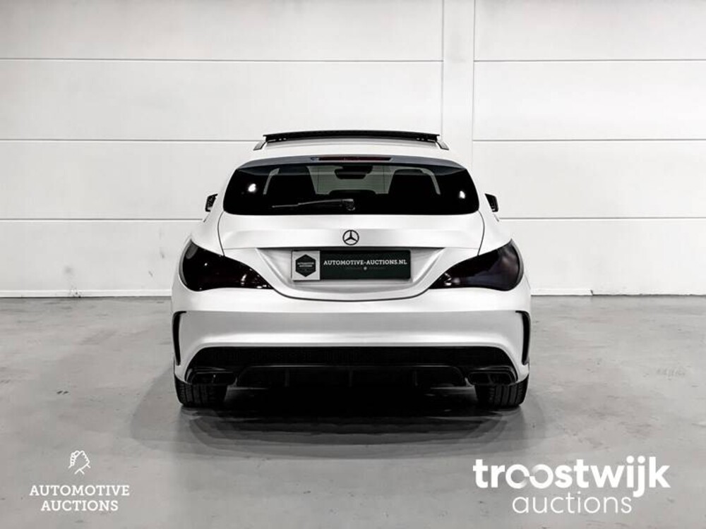 Mercedes-Benz CLA220 AMG D 4Matic 7G-DCT Car
