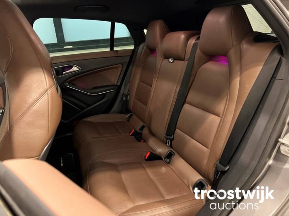 Mercedes-Benz CLA220 AMG D 4Matic 7G-DCT Car