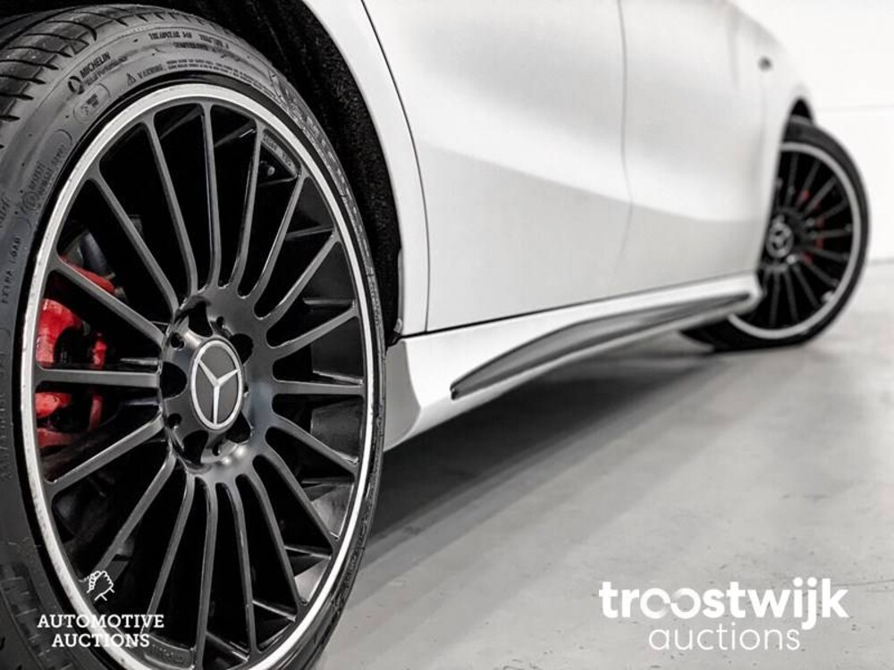 Mercedes-Benz CLA220 AMG D 4Matic 7G-DCT Car