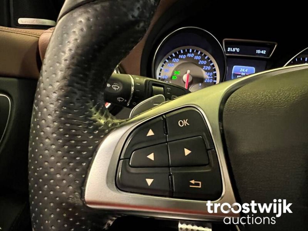 Mercedes-Benz CLA220 AMG D 4Matic 7G-DCT Car