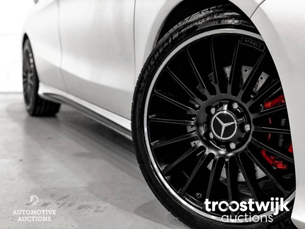 Mercedes-Benz CLA220 AMG D 4Matic 7G-DCT Car