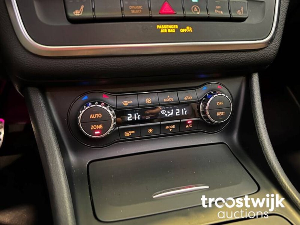 Mercedes-Benz CLA220 AMG D 4Matic 7G-DCT Car