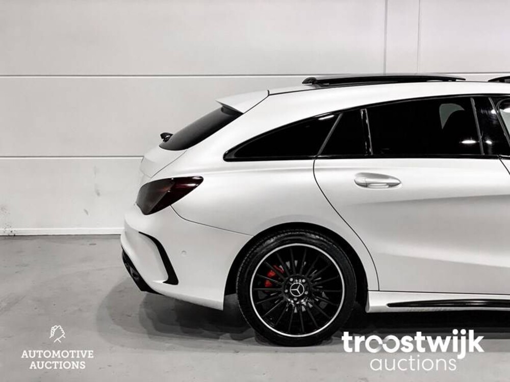 Mercedes-Benz CLA220 AMG D 4Matic 7G-DCT Car