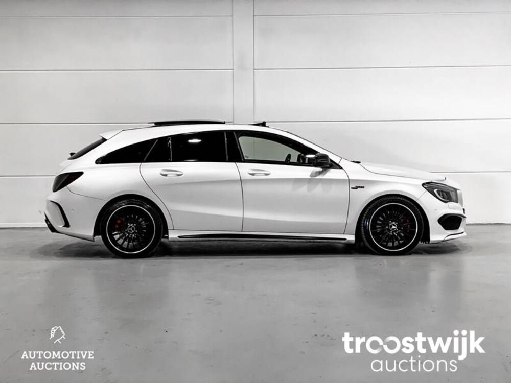 Mercedes-Benz CLA220 AMG D 4Matic 7G-DCT Car
