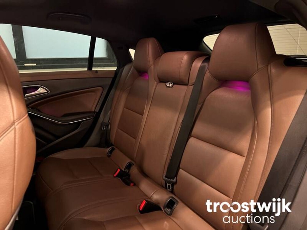 Mercedes-Benz CLA220 AMG D 4Matic 7G-DCT Car