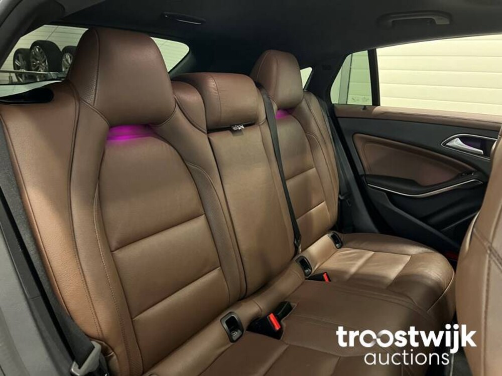 Mercedes-Benz CLA220 AMG D 4Matic 7G-DCT Car