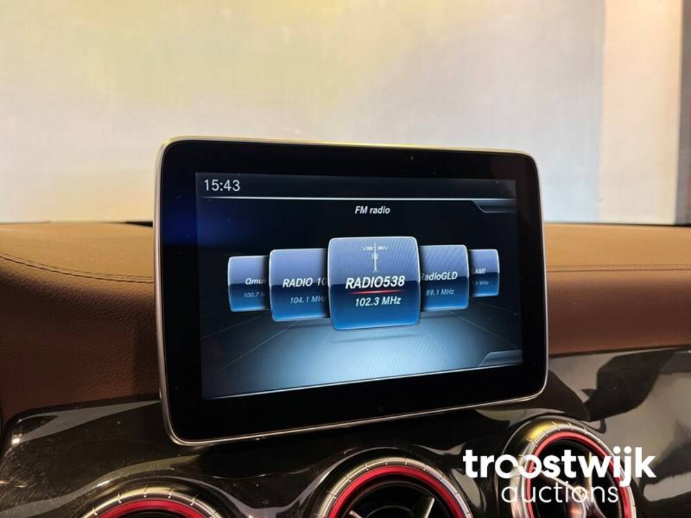 Mercedes-Benz CLA220 AMG D 4Matic 7G-DCT Car