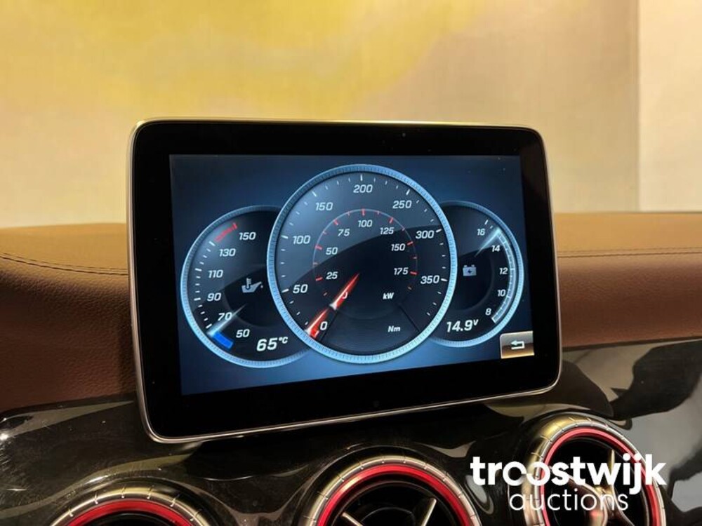 Mercedes-Benz CLA220 AMG D 4Matic 7G-DCT Car