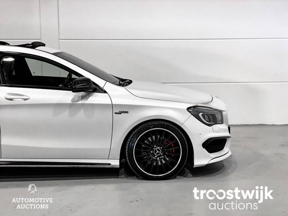 Mercedes-Benz CLA220 AMG D 4Matic 7G-DCT Car
