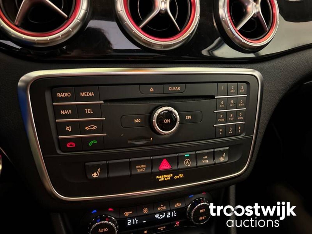 Mercedes-Benz CLA220 AMG D 4Matic 7G-DCT Car