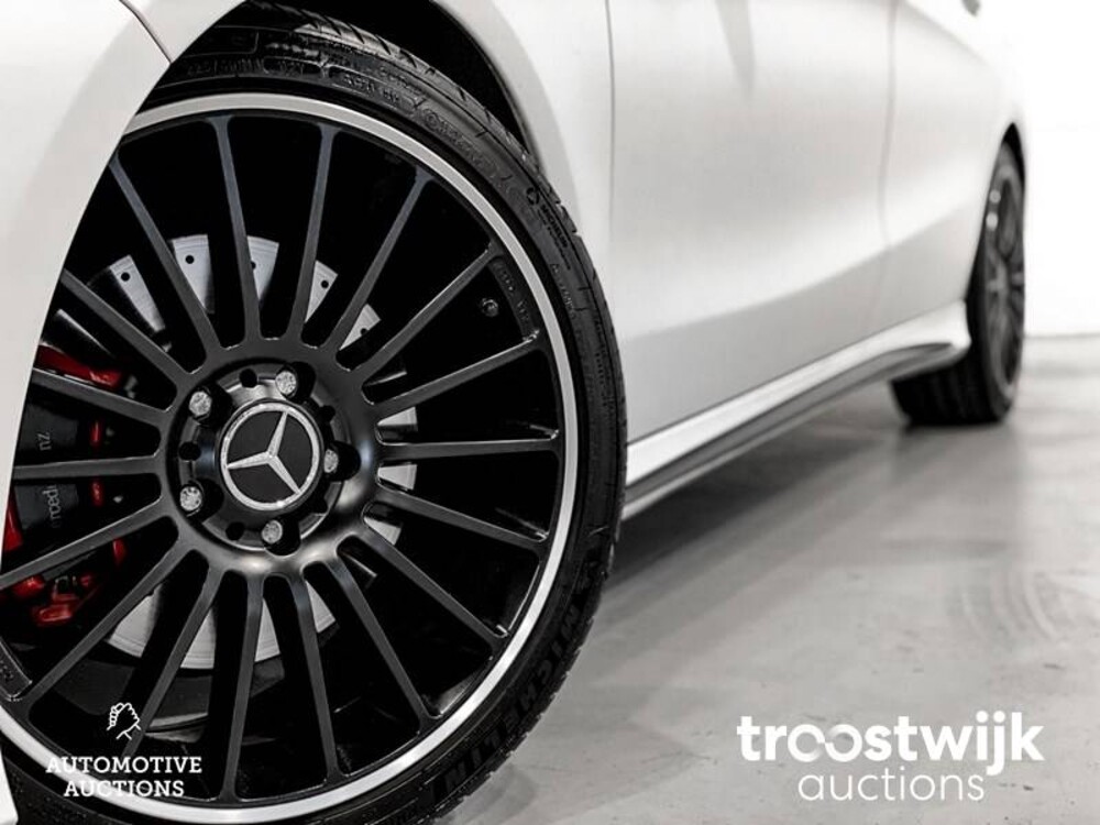 Mercedes-Benz CLA220 AMG D 4Matic 7G-DCT Car
