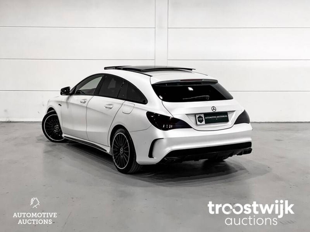 Mercedes-Benz CLA220 AMG D 4Matic 7G-DCT Car