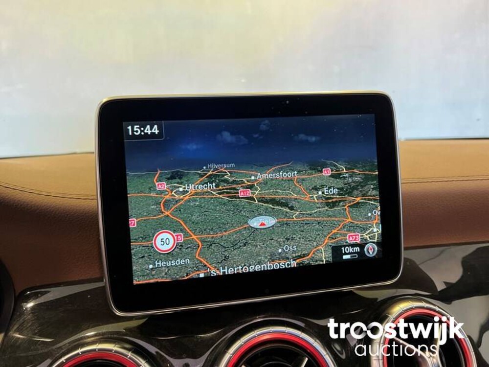 Mercedes-Benz CLA220 AMG D 4Matic 7G-DCT Car