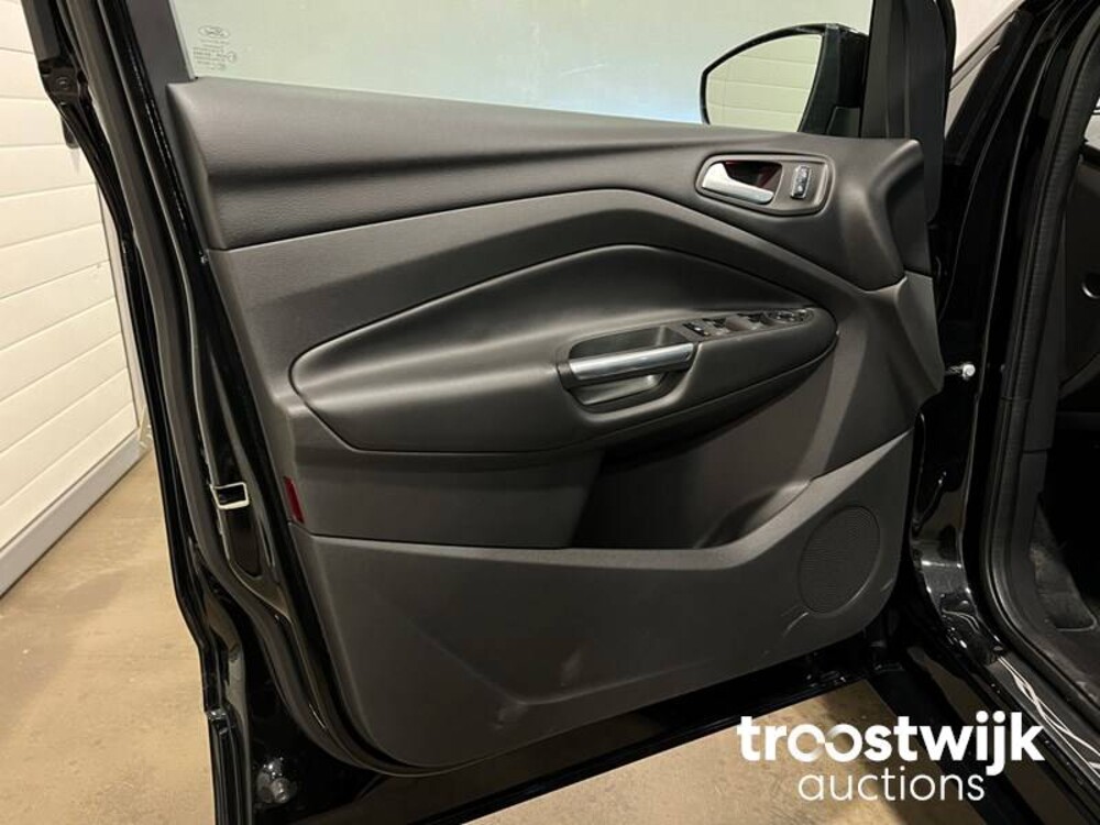 Ford Kuga Titanium Plus 4WD Car