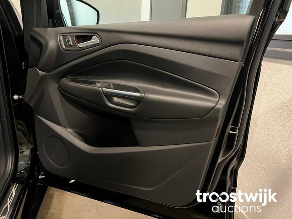 Ford Kuga Titanium Plus 4WD Car