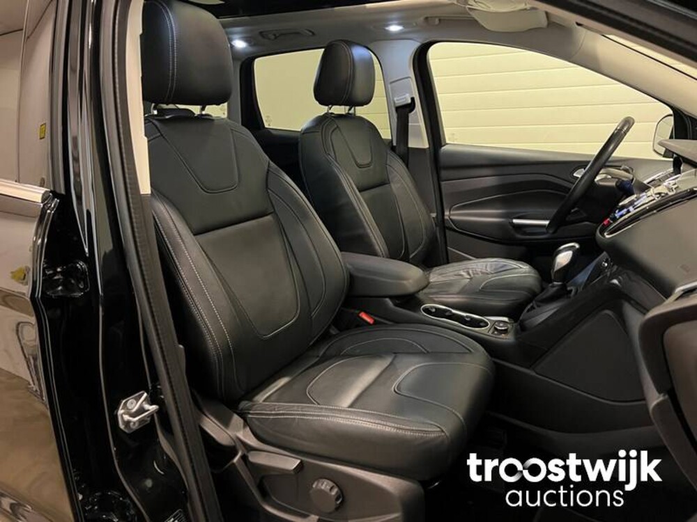 Ford Kuga Titanium Plus 4WD Car