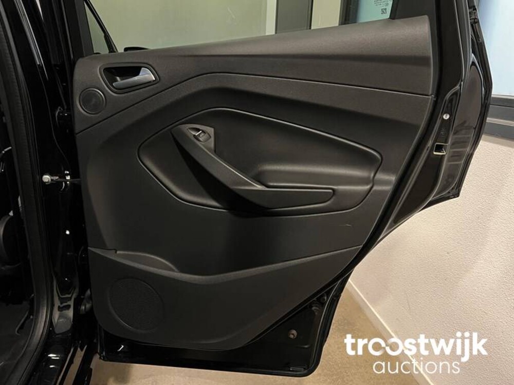 Ford Kuga Titanium Plus 4WD Car