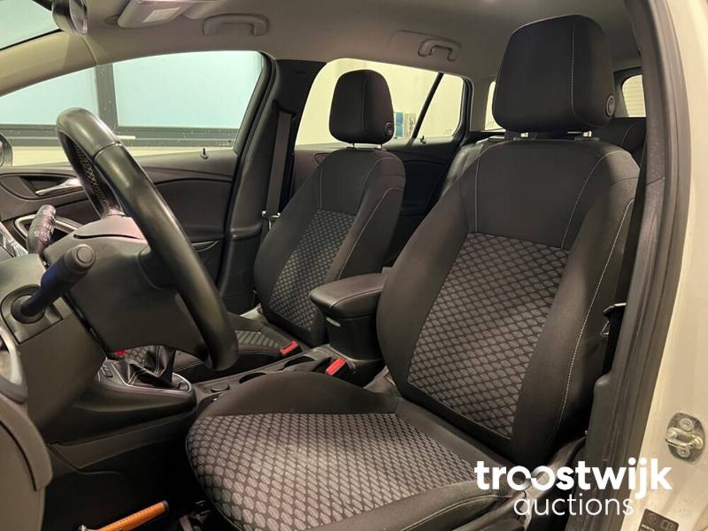 Opel Astra Sports Tourer CDTI Business+ Auto