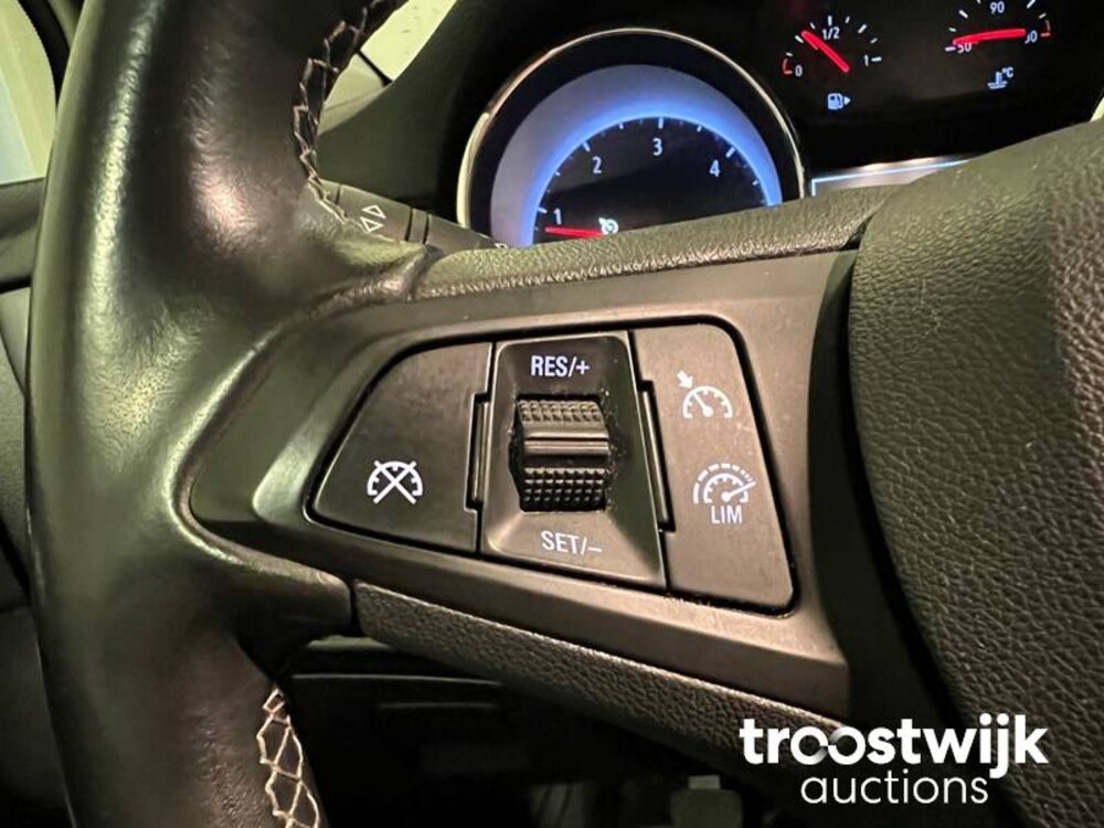 Opel Astra Sports Tourer CDTI Business+ Auto