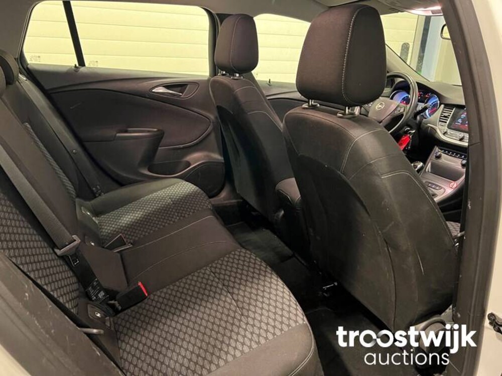 Opel Astra Sports Tourer CDTI Business+ Auto