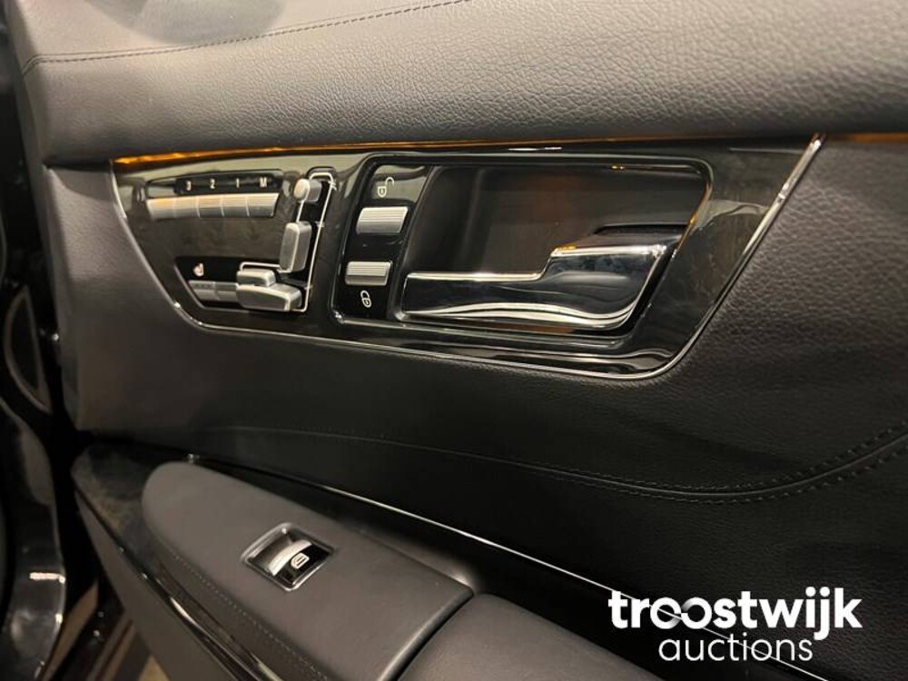 Mercedes-Benz CL63 AMG Auto