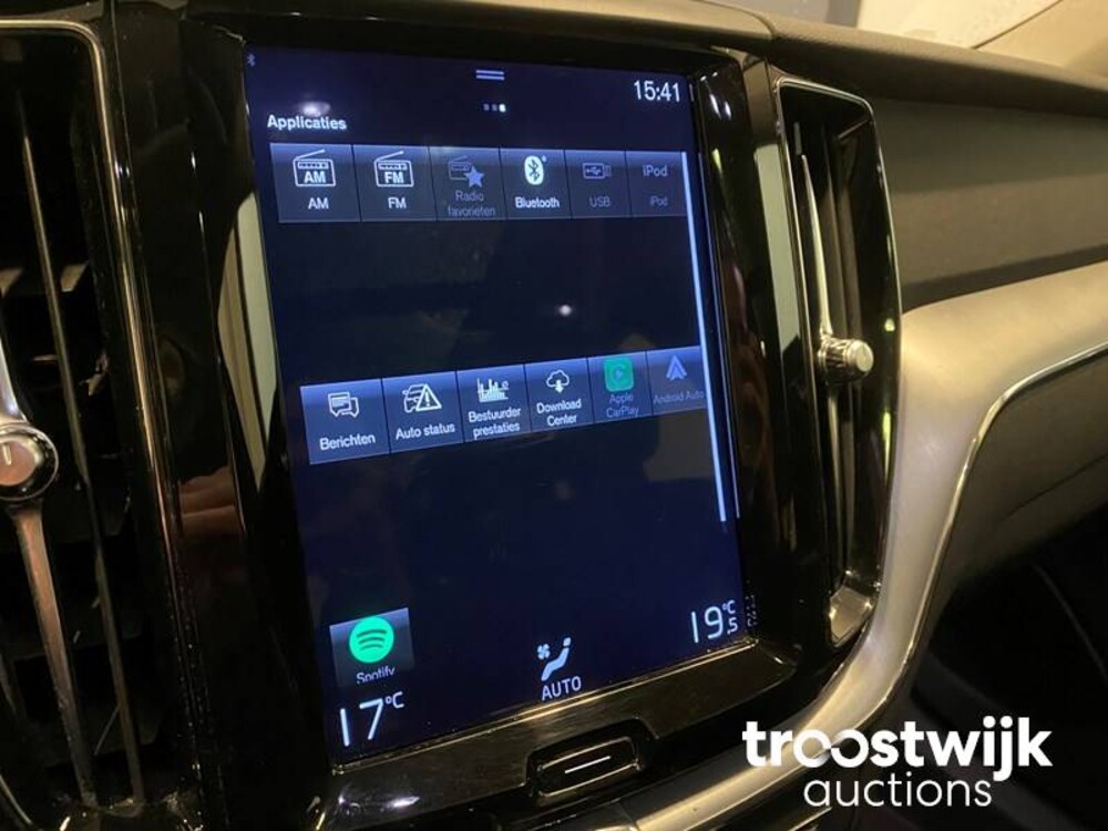 Volvo XC60 D4 AWD Momentum Auto